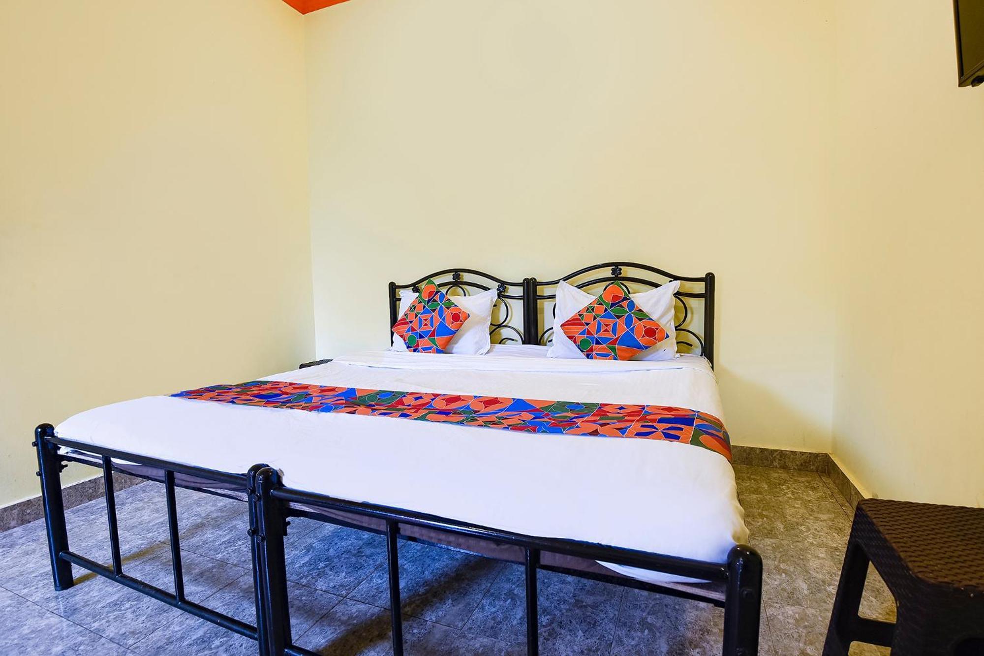 Fabhotel Joaquim Beachside Resort - Nr Tito'S Lane, Baga Beach Exterior photo